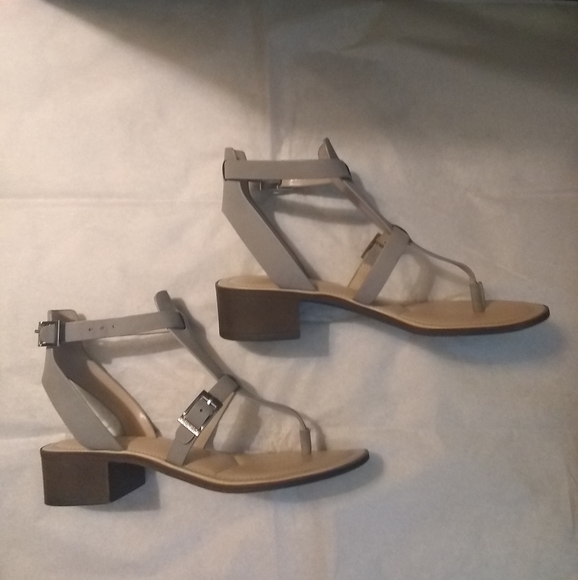 COPY - Beautiful size 7 sandals by Charles by Charles David - Picture 1 of 9